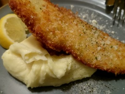 パルメザンチーズのチキンシュニッツェル